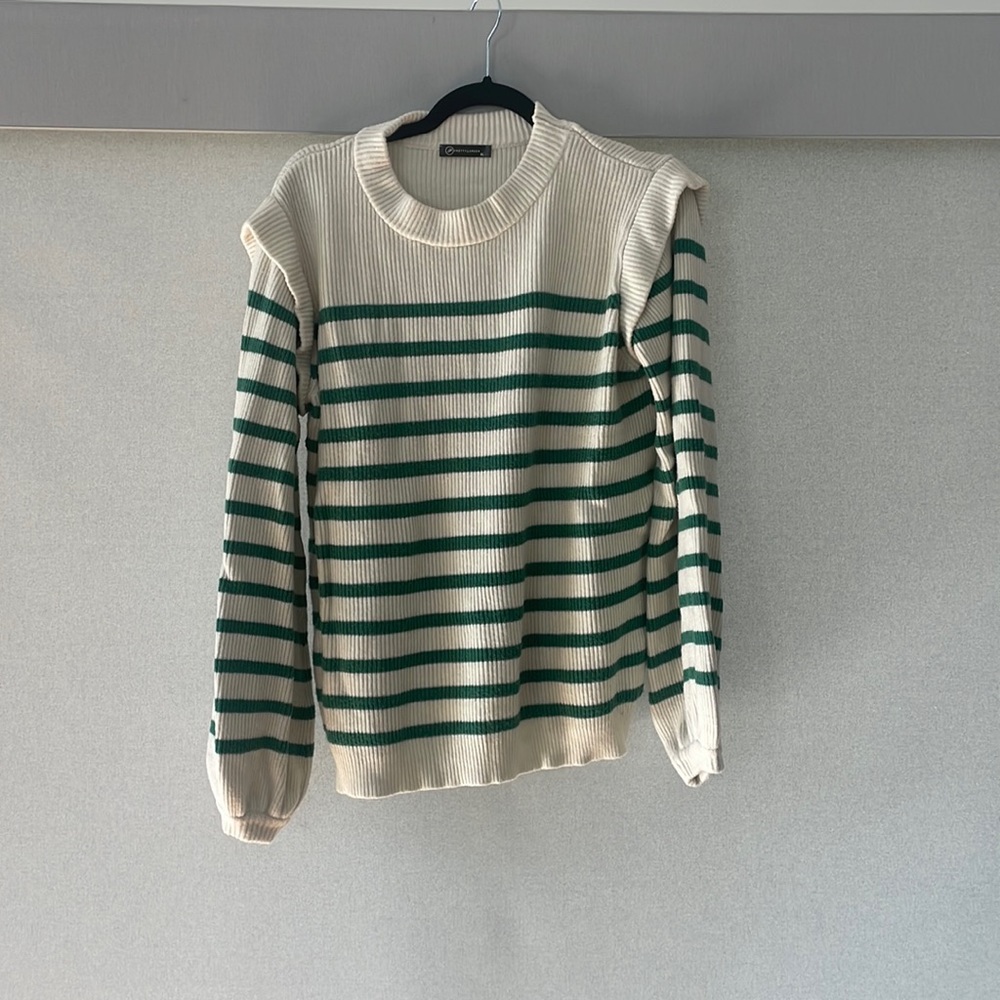 Cute green stripped sweater